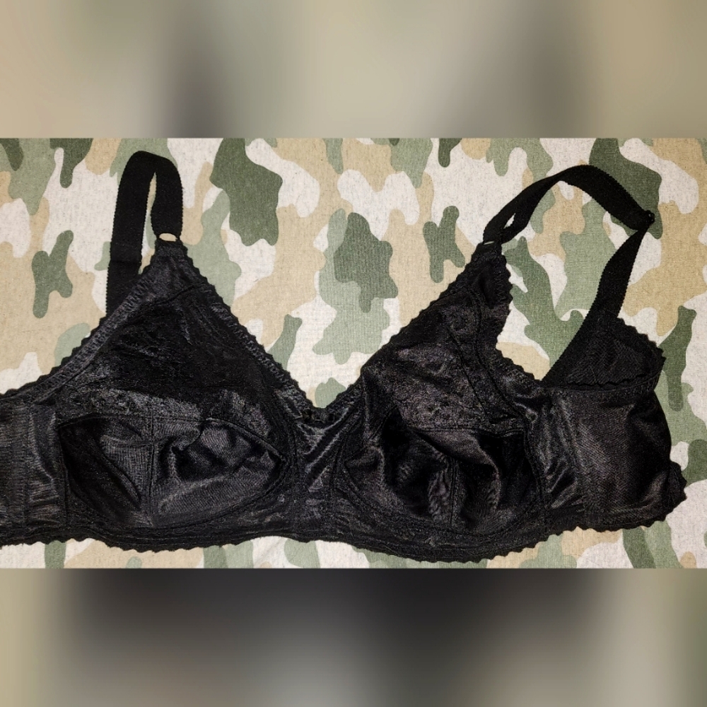 Lacy Black Bra 40D